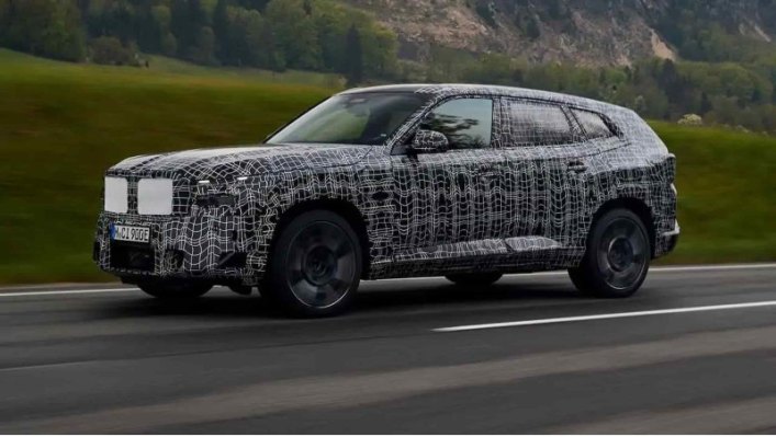 Прототип серийного BMW XM