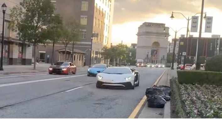 McLaren, Lamborghini и BMW организовали дорожный инцидент ценой в 1 миллион долларов