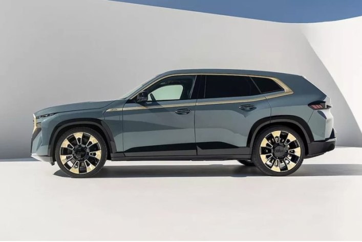Приводит в движение новинку 4,4-литровый битурбированный мотор V8, адаптированный для работы в…