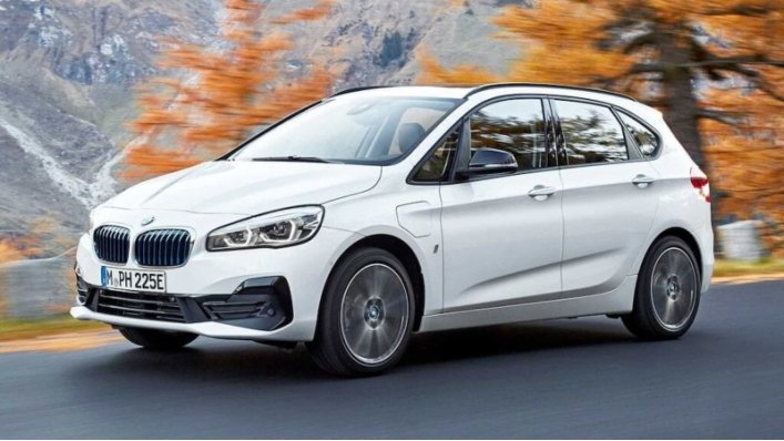 Владельца гибридного BMW шокировали ценой замены бракованного аккумулятора