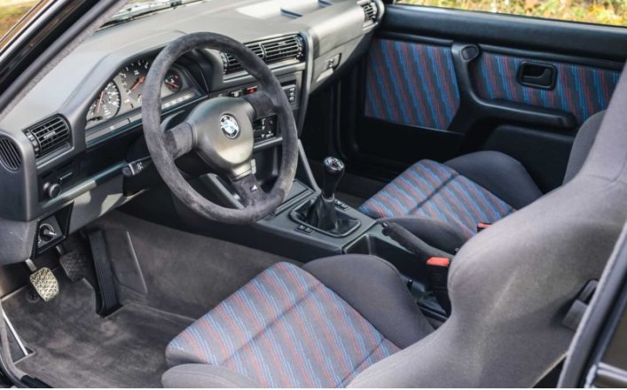 Под капотом M30 Sport Evolution установлен 4-цилиндровый бензиновый мотор с двумя распредвалами,…