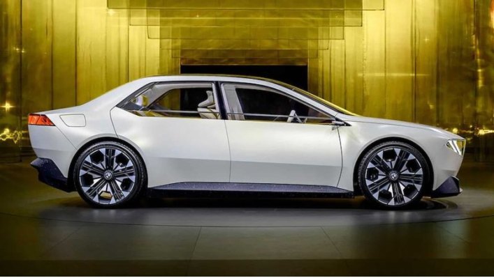 Новый электрический седан BMW I3: каким он будет
