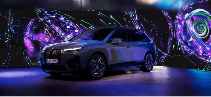 Концерн BMW добавит режим цифрового искусства «Quantum Garden» в свои автомобили в 2022 году