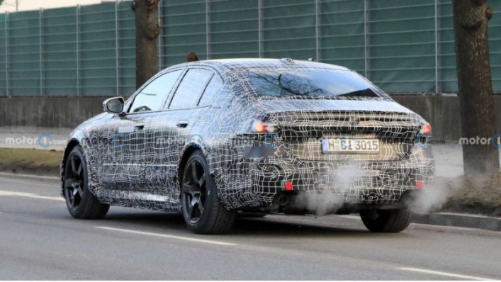 BMW представит новую 5-ю серию в продаже в 2023 году, когда на рынок также должен выйти полностью…