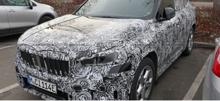 В Интернете опубликовали снимки электрического кроссовера BMW iX1 2023 года