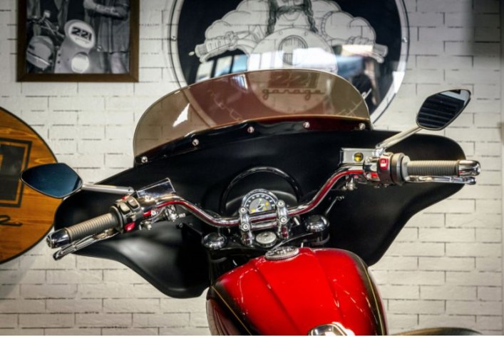 Второй мотоцикл для показа на выставке Verona Motor Bike Expo стал R 18 Aurora. Он воплощен в жизнь…