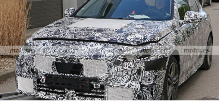 В Сети Интернет появились шпионские снимки BMW 1-Series 2024 года