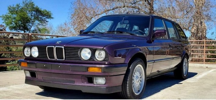 На торги выставлен редкий BMW 316i Touring 1993 года с фиолетовым кузовом