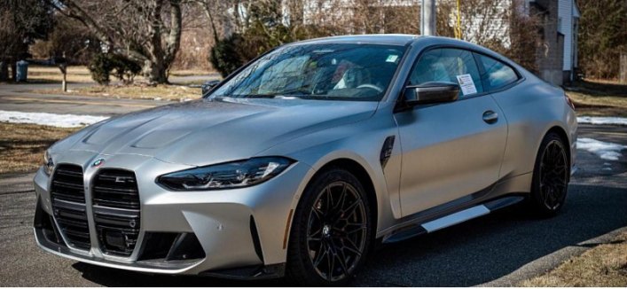 Продаётся редкий BMW M4 Competition KITH Edition с опциями почти на 40 тысяч долларов