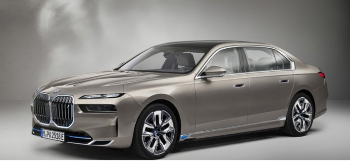 Компания BMW презентовала первую в истории электрическую 7-Series i7 xDrive60 2023 года