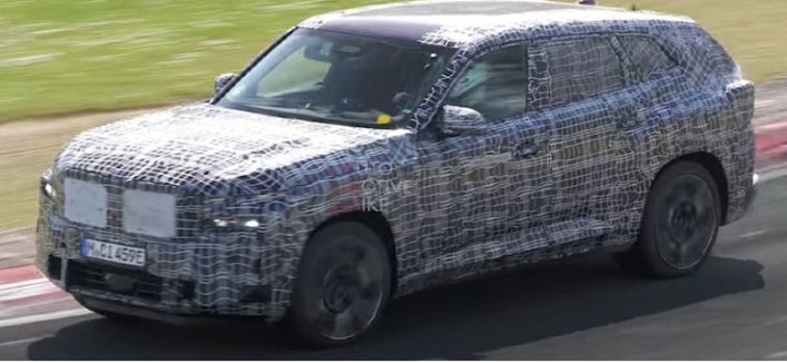 Мощнейший кроссовер BMW XM запечатлен на Нюрбургринге