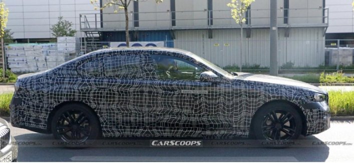 BMW i5 2024 года демонстрирует свой интерьер и серийные фары на последних шпионских фотографиях