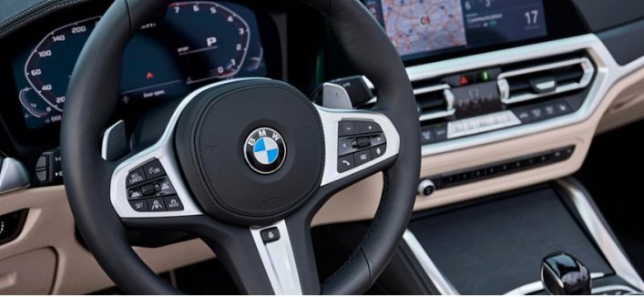 Дизайнер компании BMW считает, что мода на гигантские дисплеи в салоне скоро закончится