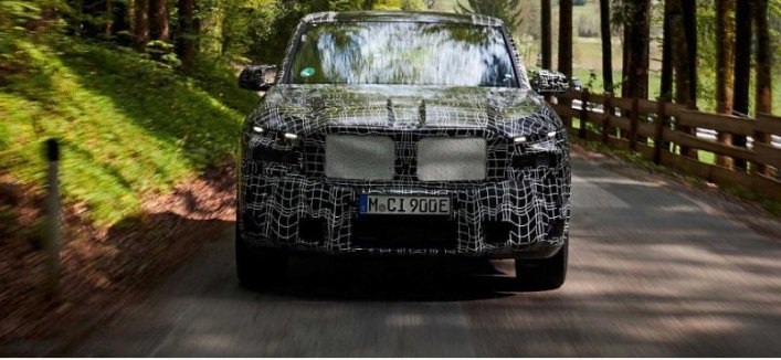 Новый гибридный кроссовер BMW XM получит две версии мощностью от 650 л.с. в 2023 году