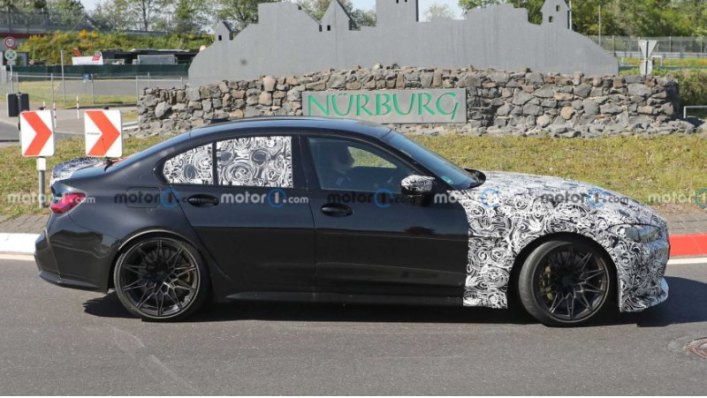 Углеродное волокно также может быть использовано в интерьере M3 CS, где BMW установит свое новейшее…