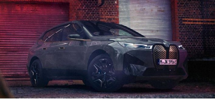 Автомобили BMW M Performance получили новые черные логотипы