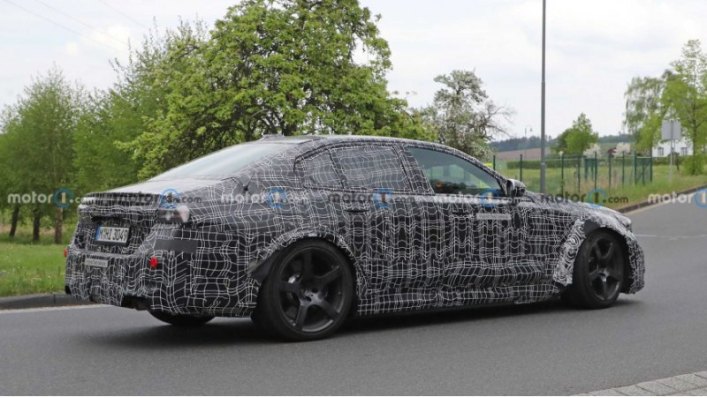 Теперь, когда M3 Touring наконец-то официально представлен, потенциальное возвращение M5 в кузове…