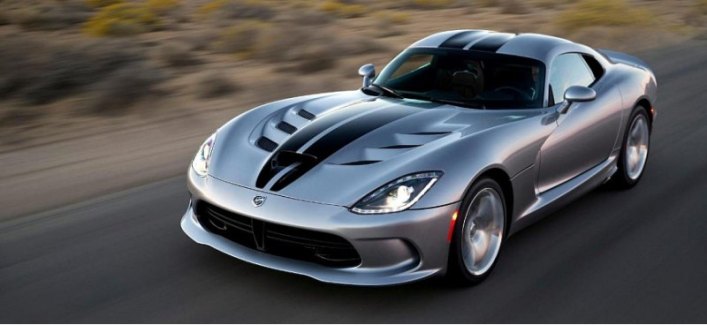 В 2022 году кто-то купил снятые с производства Dodge Viper и BMW i8