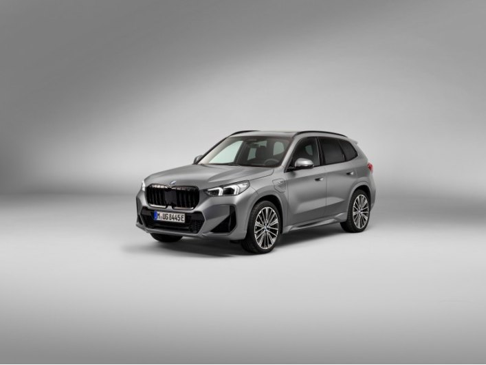 Те, кто хочет получить ключи от X1 xDrive20i, могут также выбрать пакет M Sport за 3000…