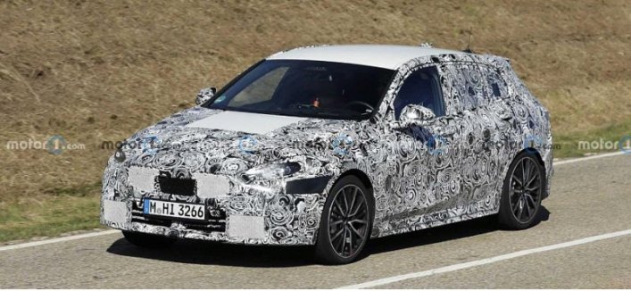 Компания BMW тестирует прототип обновленного 1 Series M140i