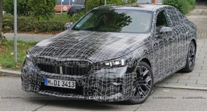 BMW также допустит простой бензиновый двигатель без M 760i с тем же 4,4-литровым V8, который в…
