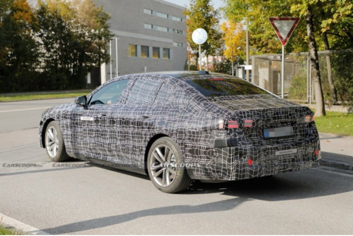 Что касается нового BMW M5, то он, вероятно, разделит свою трансмиссию с XM. Это означало бы, что…