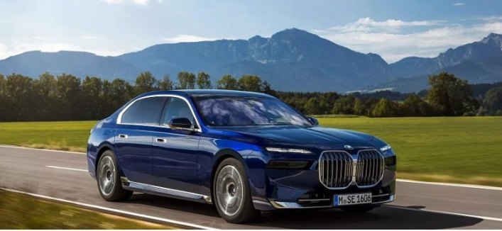 Модели BMW 7-Series и i7 2023 года отзываются из-за сбоя в срабатывании подушки безопасности