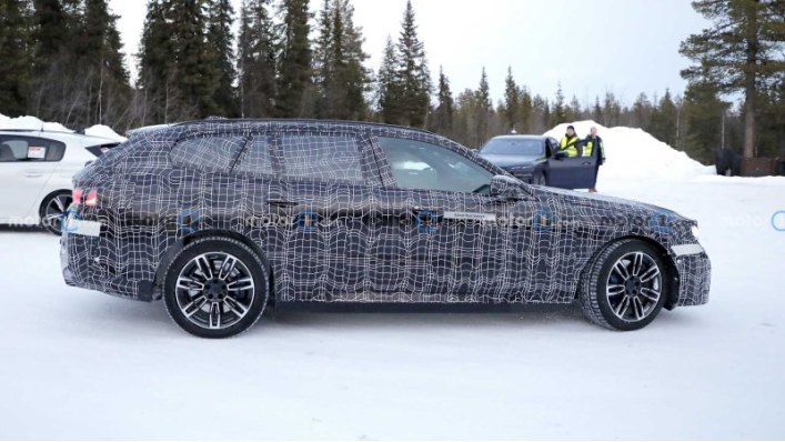BMW — один из очень немногих автопроизводителей премиум-класса, которые все еще видят будущее в…