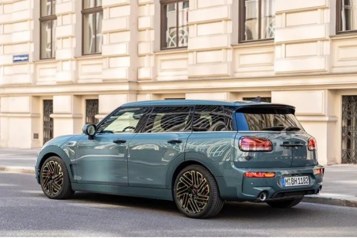 MINI Clubman пытался выжить с различными специальными выпусками, наполненными оборудованием и…