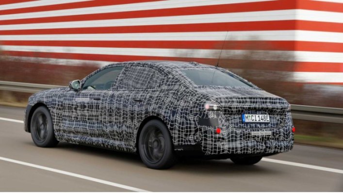 Немецкий люксовый бренд уже подтвердил, что будет версия i5 M Performance, которая, вероятно, будет…