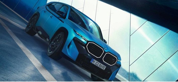 Компания BMW представила кроссовер BMW XM 50e с меньшей мощностью, чем ожидалось