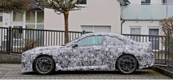 Состоялся шпионский дебют BMW Angrier M2 CS с более агрессивным аэродинамическим обвесом