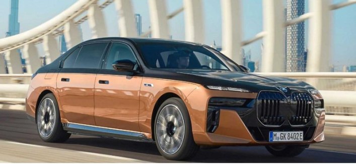BMW показала новый остросюжетный фильм с участием BMW i7 M70