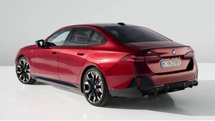Новейший BMW 5 серии впервые предлагается с чисто электрическим исполнением в виде совершенно…