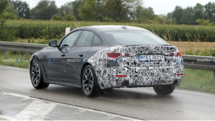 Известный инсайдер BMW с форумов Bimmer Post утверждает, что M440i с задним приводом будет снята с…