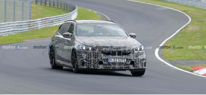 На Нюрбургринге замечен «заряженный» универсал BMW M5 Touring