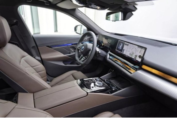 В результате BMW начнет обращаться к владельцам 8 декабря. Их попросят привезти свой автомобиль в…