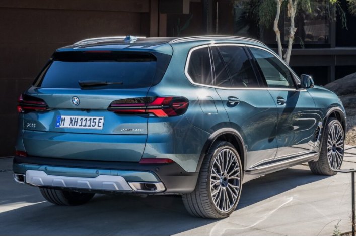 Альтернатива - полноприводный BMW X5 xDrive40i Basic с трехлитровым 340-сильным бензиновым…