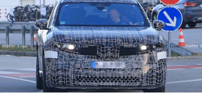 На тестах замечен приемник электрического кроссовера BMW iX3