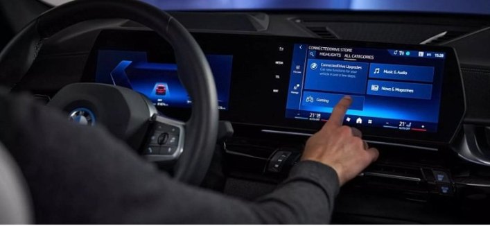 BMW демонстрирует автомобильные игры, автопарковку на выставке CES