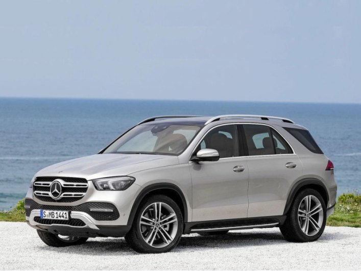Во вторую пятерку попали BMW X6 (3,5%, 9 800 000 рублей), BMW 3-Series (3,1%, 3 900 000 рублей),…