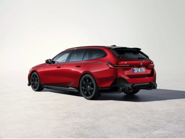 BMW не предоставила рыночные цены на эти детали, но подтвердила, что они будут доступны с этого…
