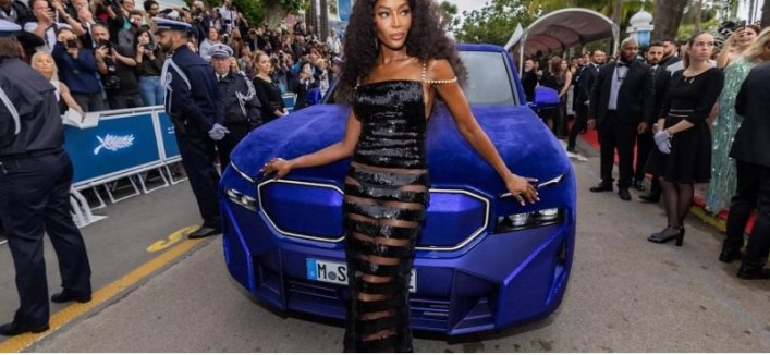 Бархатная спецверсия BMW XM вдохновлена Наоми Кэмпбелл в ее любимом цвете