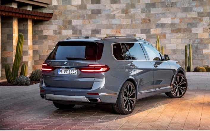 Обновленный BMW X5 с 3,0-литровым 381-сильным бензиновым мотором, АКПП и полным приводом можно…