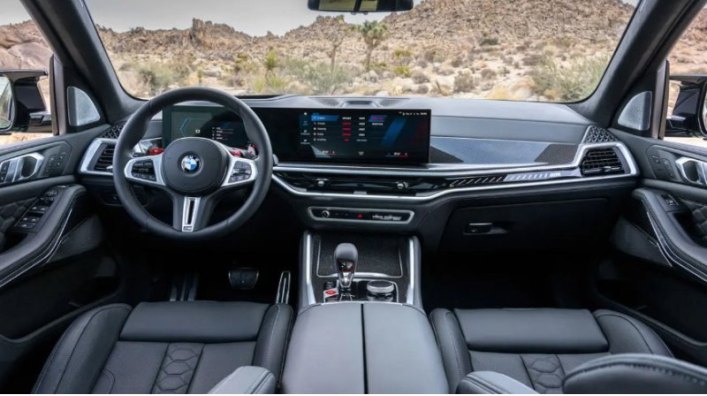 Кроссовер BMW X5M новой генерации сходит с конвейера завода марки в Спартанбурге, штат Южная…