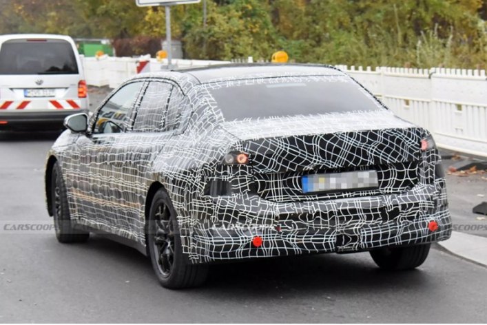 На рынке батарейной новинке от BMW придется соперничать с Audi A4 e-tron, электрическим преемником…