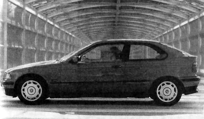 Новый маленький автомобиль BMW 316 compact на презентации в апреле 1994 г. предстал в виде модели,…