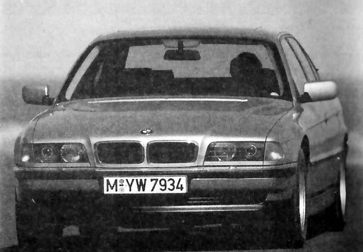 Петом 1994 г. BMW представил новую, совершенно переработанную 7-ю серию. Автомобили выиграли в…