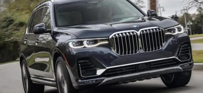 Роскошный кроссовер BMW X7 можно арендовать по необычайно низкой цене