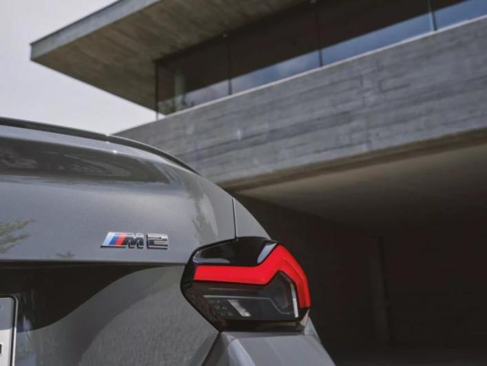 В той же служебной записке BMW добавила, что «отложит» производство электромобилей в мае, не…